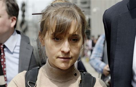 chloe smallville presa|NXIVM case: Actor Allison Mack is now inmate No. 90838.